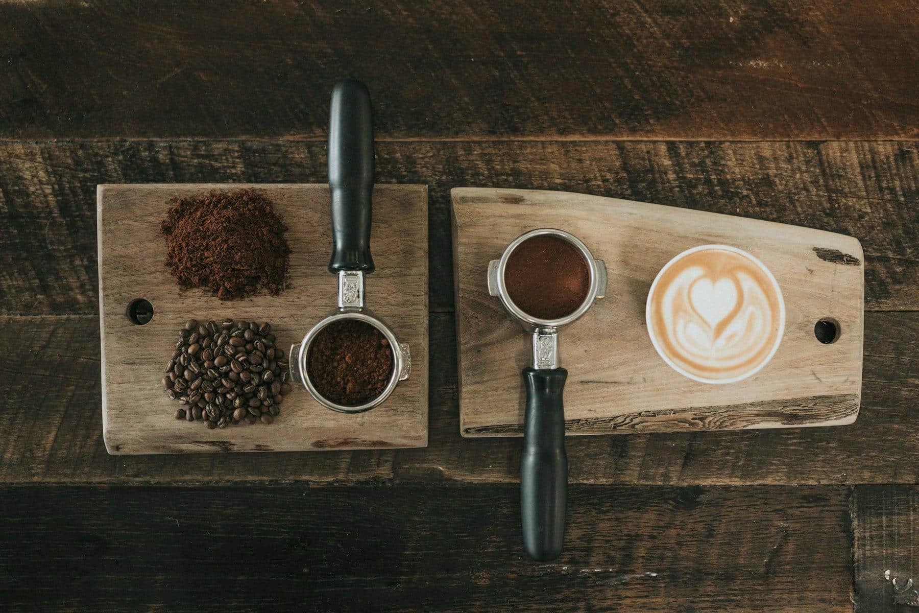 Café moulu et épices
